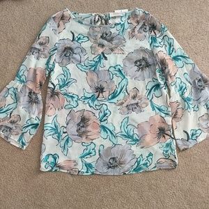 Bell sleeve top